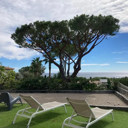 D'hotes Vue Mer A 2 Min A Pied Bed & Breakfast